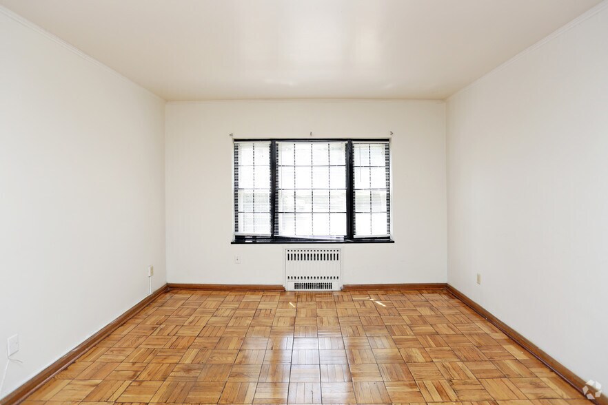 More Photos Of 3333 Grand Ave, Des Moines Apartments For Sale