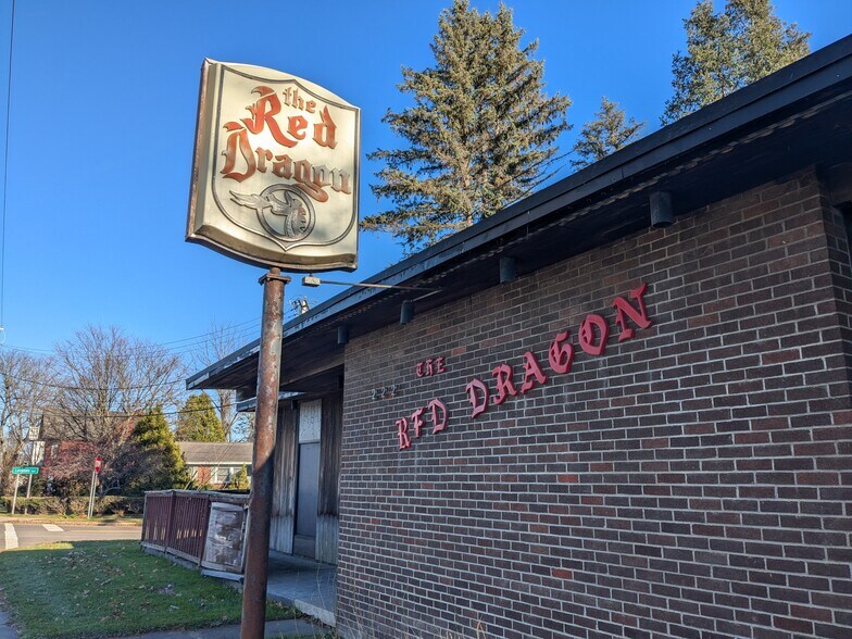 More Photos Of 219 1/2 Tompkins St, Cortland Freestanding For Sale