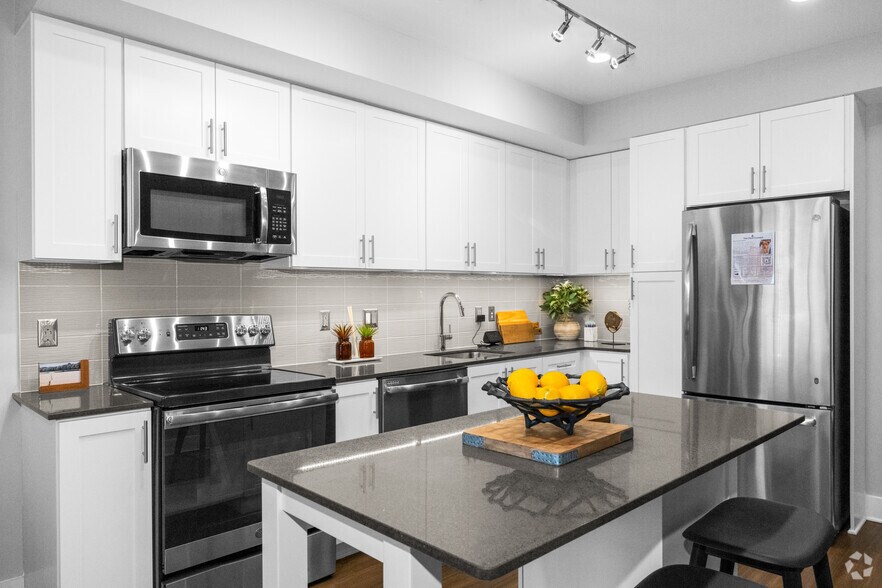 More Photos Of 3400 S Clark St, Arlington Apartments For Lease