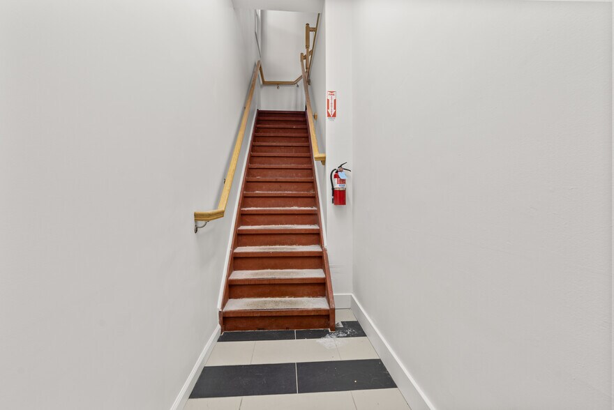 More Photos Of 6209 Adams St, West New York Warehouse For Lease