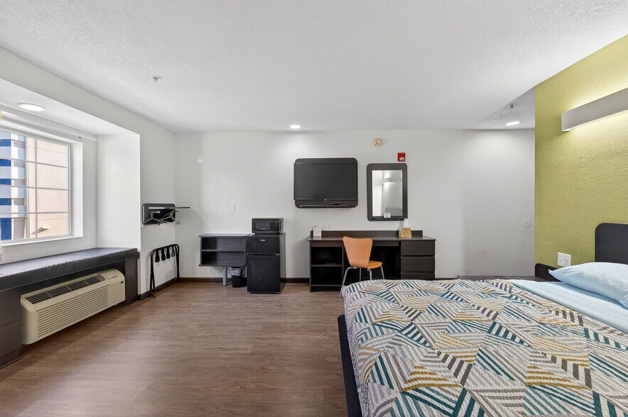 More Photos Of 1901 Broadcast St, Gastonia Hotel For Sale