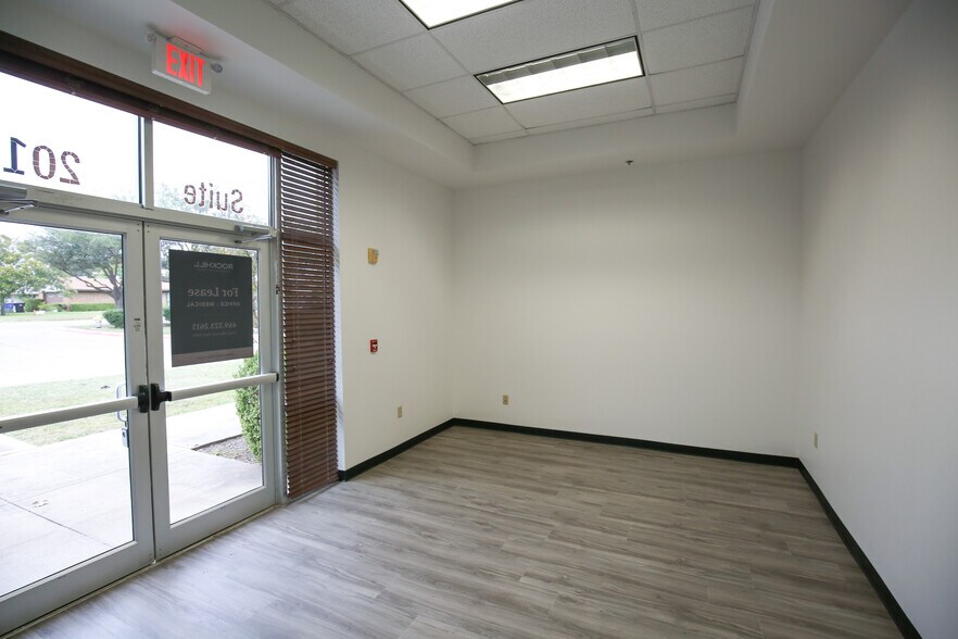 More Photos Of 9250 Pasadena, Frisco Medical For Lease