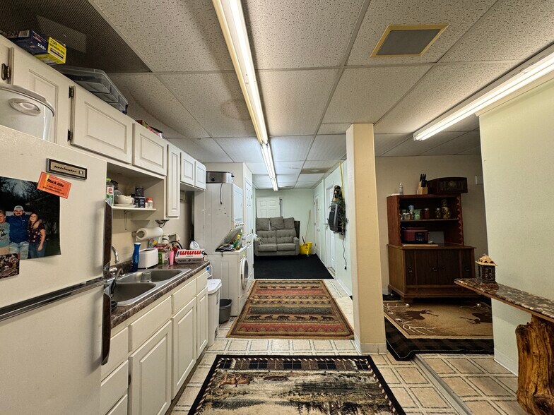 More Photos Of 530 N Broadway Ave, Riverton Mixed Retail For Sale