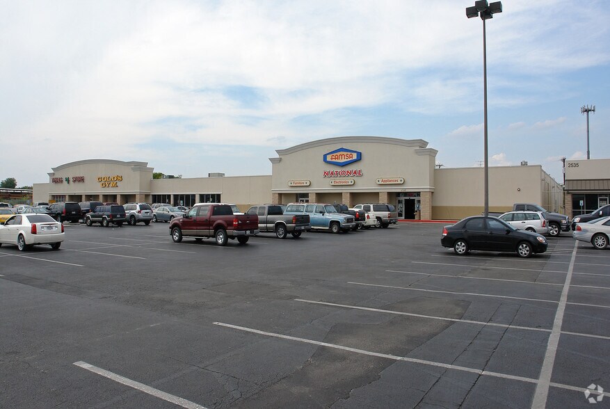 Primary Photo Of 2545-2567 SW Military Dr, San Antonio Unknown For Lease