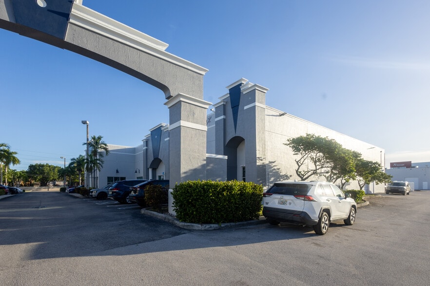 More Photos Of 9851 NW 58th St, Miami Flex For Sale