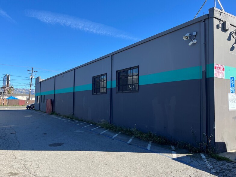 More Photos Of 1407-1409 N 10th St, San Jose Service For Sale