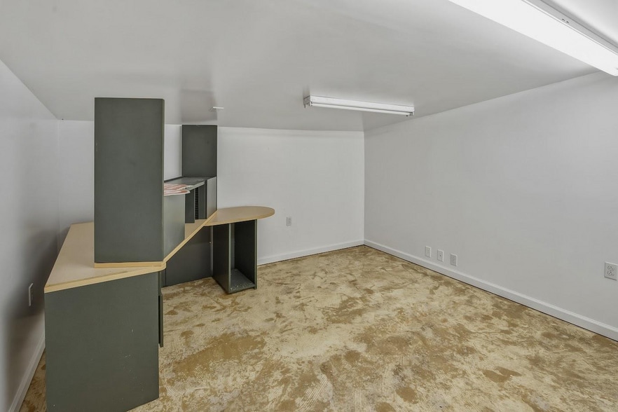 More Photos Of 50 Clara St, Landisville Warehouse For Sale