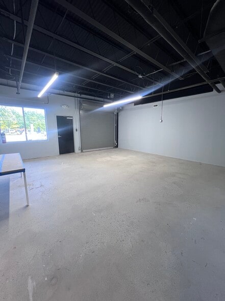 More Photos Of 250 Turnpike Rd, Southborough Office For Lease
