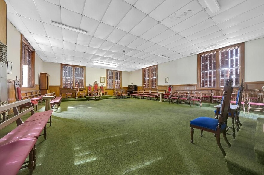 More Photos Of 4 Main St, Jackson General Retail For Sale