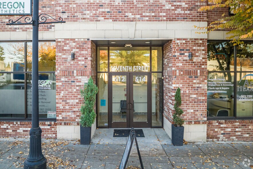 More Photos Of 512-514 7th St, Oregon City Medical For Sale