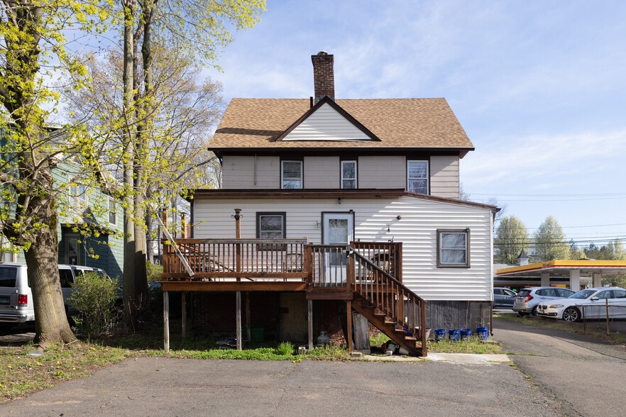 More Photos Of 584 W Main St, Meriden Storefront Retail Residential For Sale