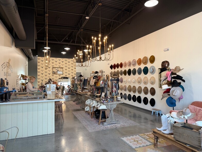More Photos Of 1043 S Valley Grove Way, Pleasant Grove Storefront For Lease