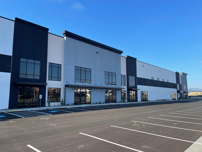 More Photos Of 150 N Beck Rd, Post Falls Distribution For Lease