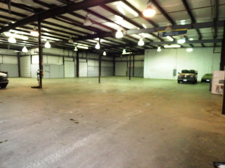 More Photos Of 7685 Fishel Dr N, Dublin Warehouse For Lease