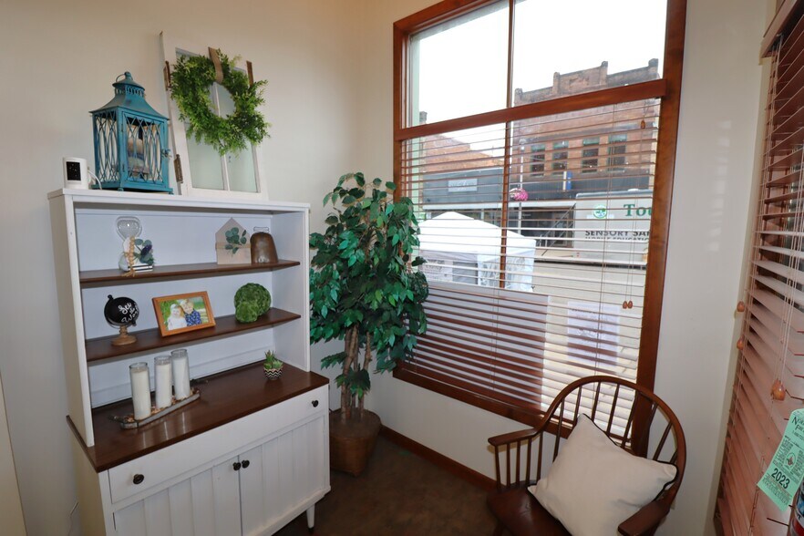 More Photos Of 404 Main St W, Ashland Office For Sale