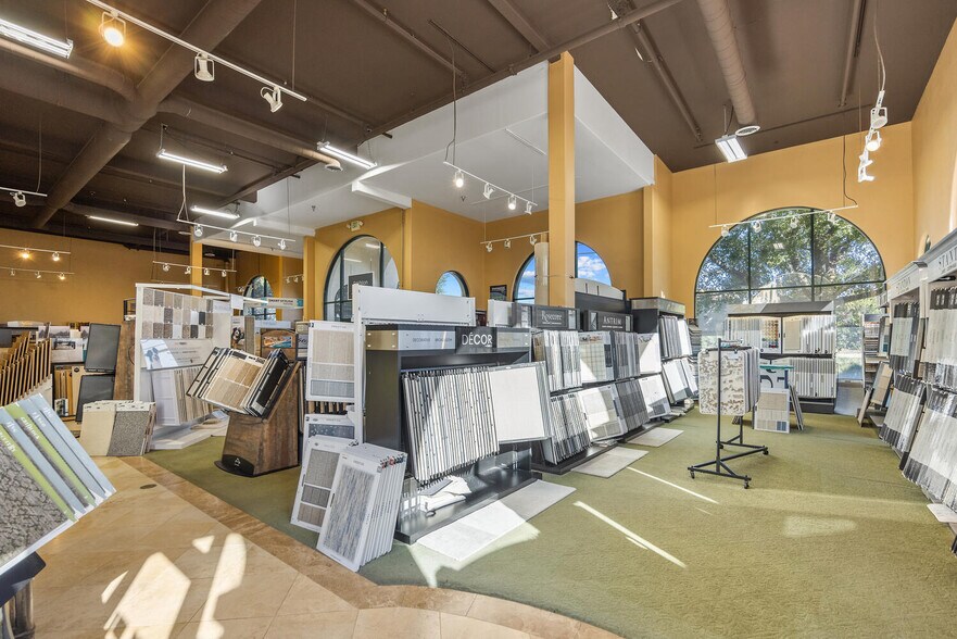 More Photos Of 28350 Roadside Dr, Agoura Hills Storefront For Sale