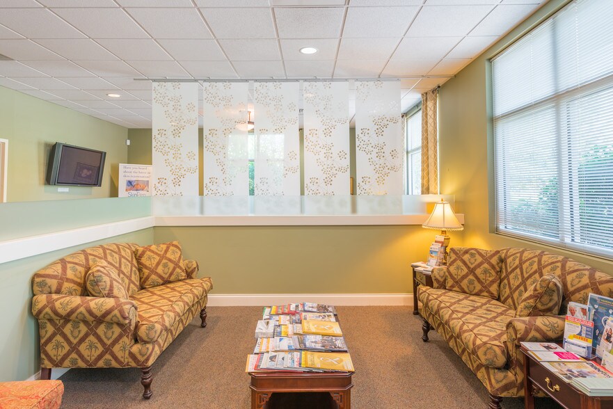 More Photos Of 897 Von Kolnitz Rd, Mount Pleasant Medical For Lease