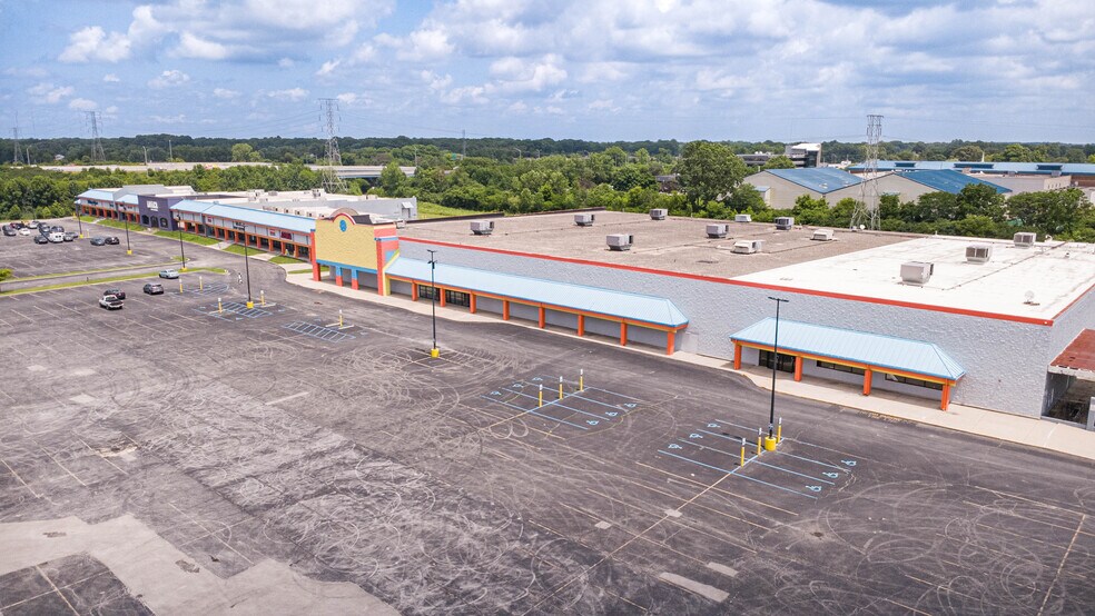 More Photos Of 3643-3749 Commercial Dr, Indianapolis Unknown For Lease