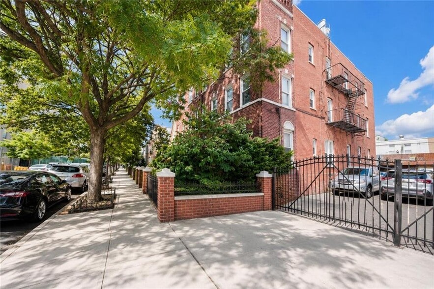 More Photos Of 1871 W 13th St, Brooklyn Apartments For Sale