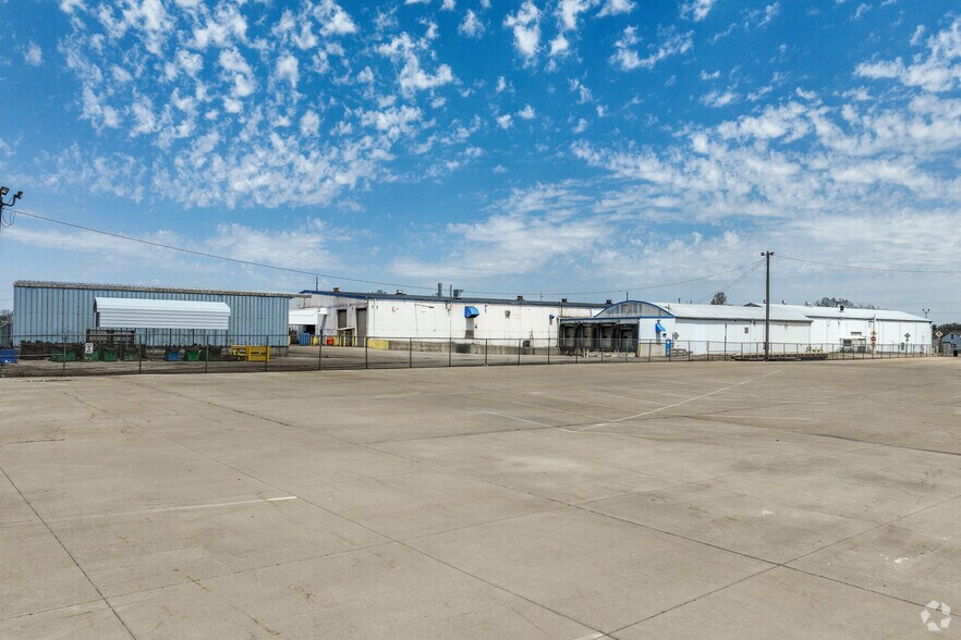 Primary Photo Of 705 N Fayette St, Fayette Industrial For Sale