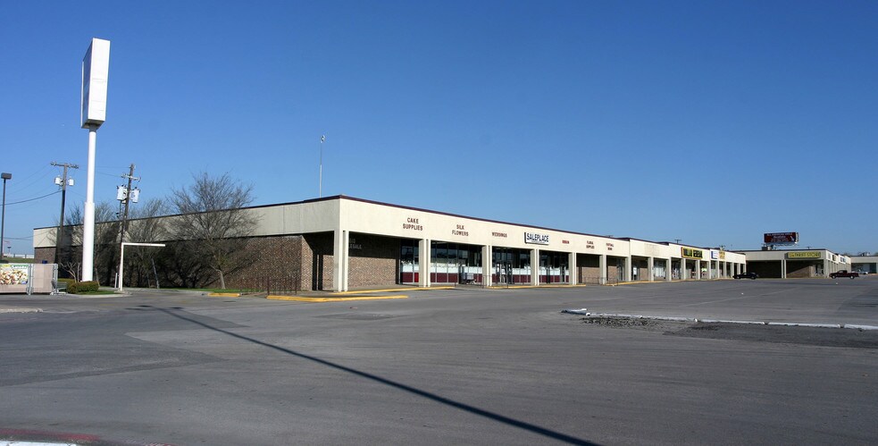 More Photos Of 3501-3641 Shepherd Ln, Balch Springs General Retail For Lease