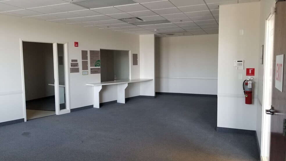 More Photos Of 82 Miller Dr, North Aurora Medical For Lease