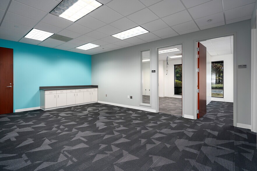 More Photos Of 2500 Corporate Dr, Birmingham Office For Sale