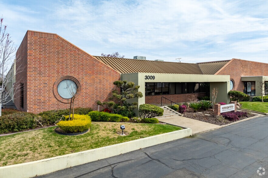 More Photos Of 3041 65th St, Sacramento Office For Lease