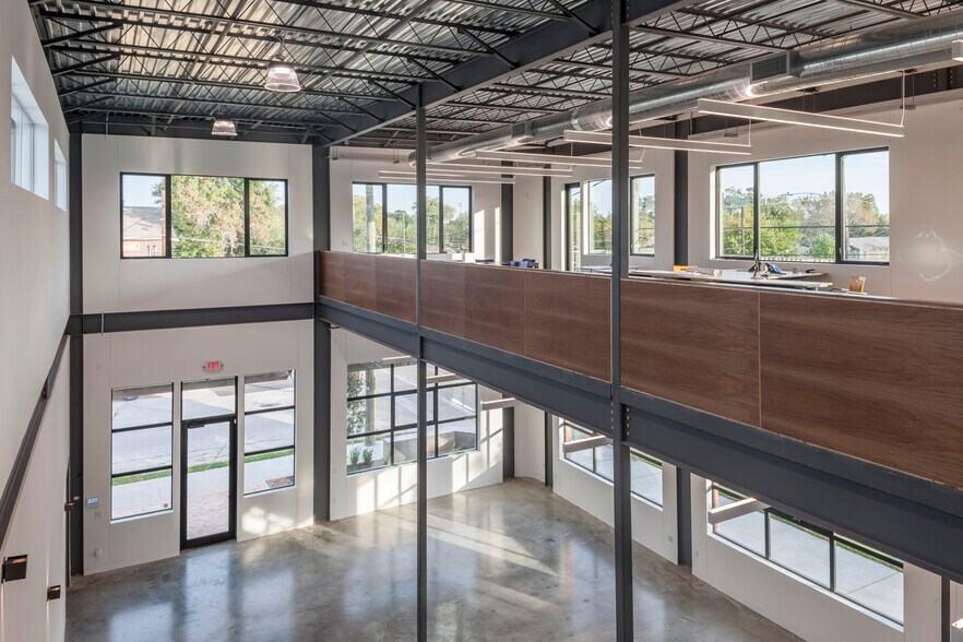 More Photos Of 4619 Lyons Ave, Houston Light Manufacturing For Sale