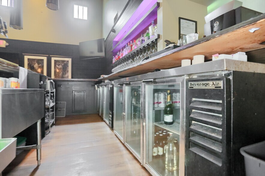 More Photos Of 634 Camp Horne Rd, Pittsburgh General Retail For Sale