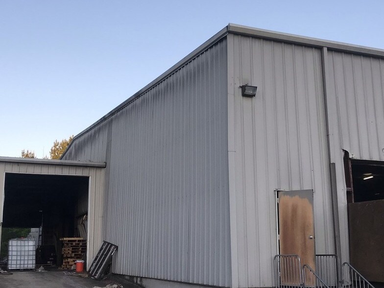 More Photos Of 209 New Hutchinson Mill Rd, Lagrange Warehouse For Sale