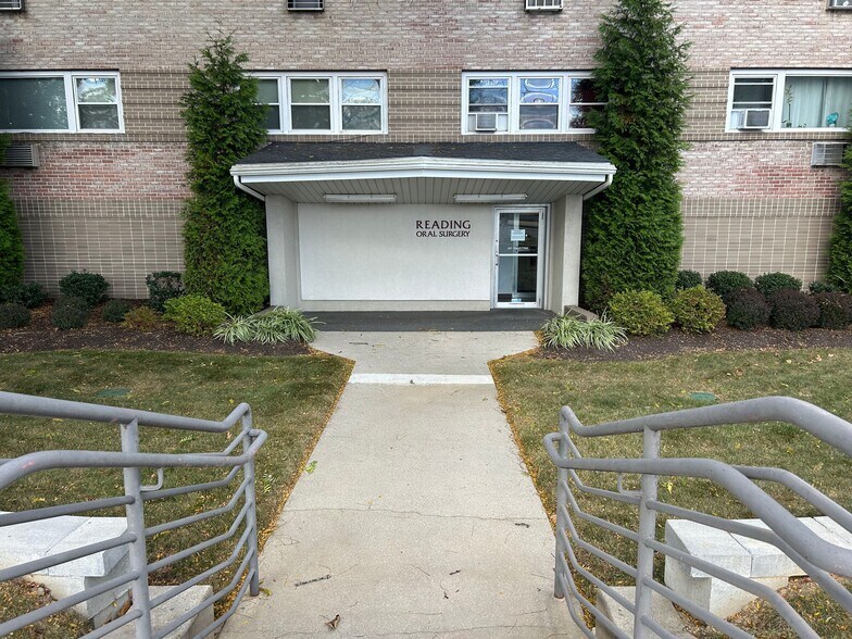 More Photos Of 517 E Lancaster Ave, Shillington Medical For Lease