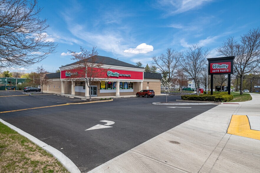 Primary Photo Of 303 White St, Danbury Auto Repair For Sale