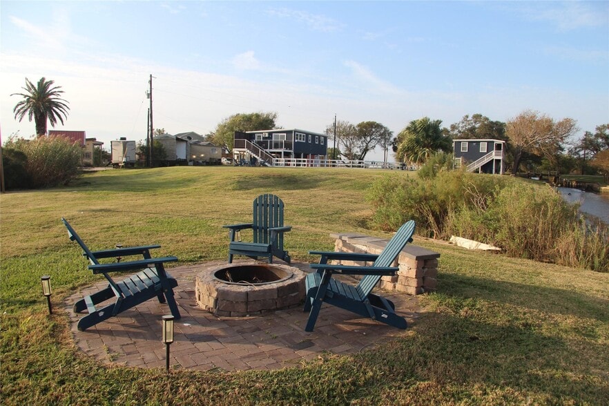 More Photos Of 5202 County Road 469, Brazoria Apartments For Sale