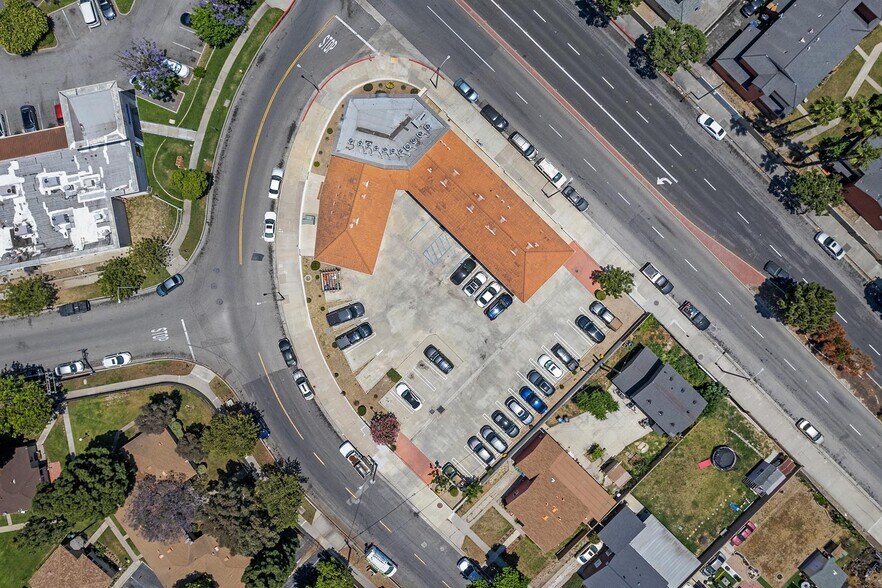 More Photos Of 23601 Avalon Blvd, Carson Storefront Retail Office For Lease