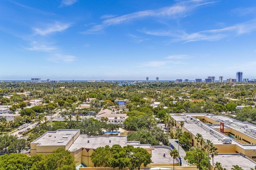 More Photos Of 418 S Federal Hwy, Hollywood Hotel For Sale