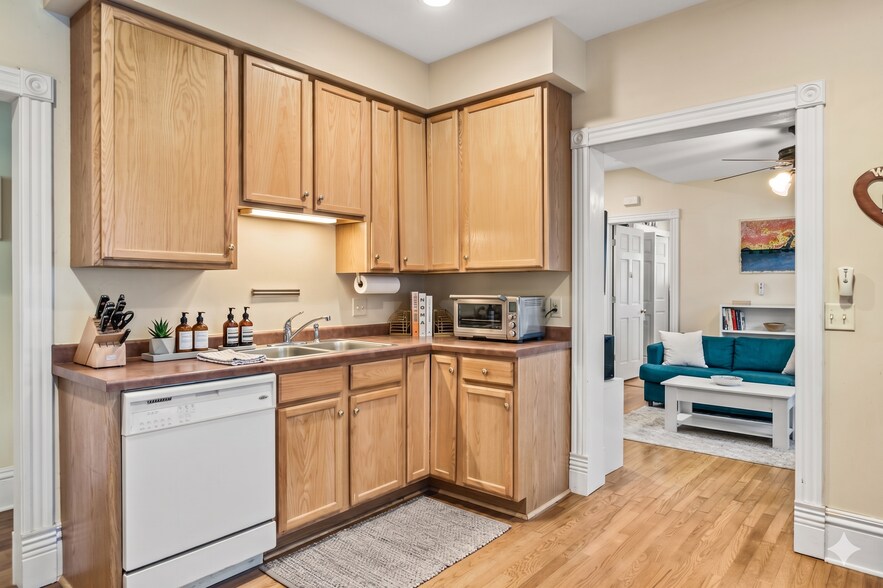 More Photos Of 120-126 N Franklin St, Madison Apartments For Sale