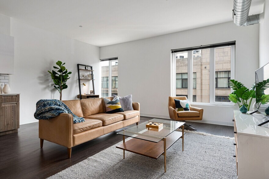 More Photos Of 1980 N Milwaukee Ave, Chicago Apartments For Lease
