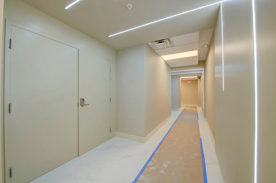 More Photos Of 25 SW 9th St, Miami Office Residential For Lease