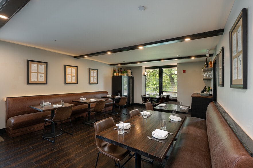 More Photos Of 115 N Washington St, Newberg Restaurant For Sale