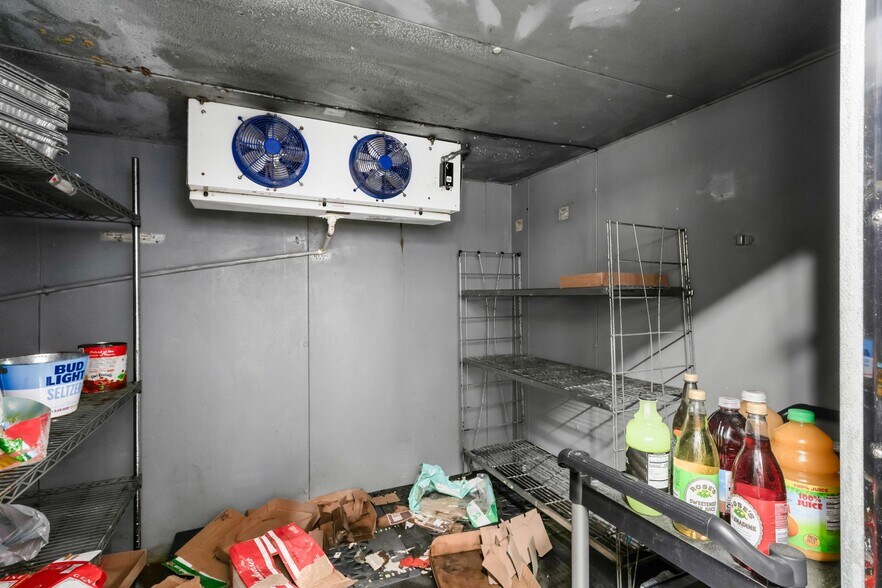 More Photos Of 1662 W Mound St, Columbus Restaurant For Sale