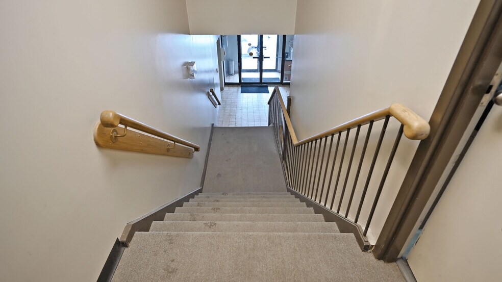 More Photos Of 72 Mill St, Halton Hills Office Residential For Sale