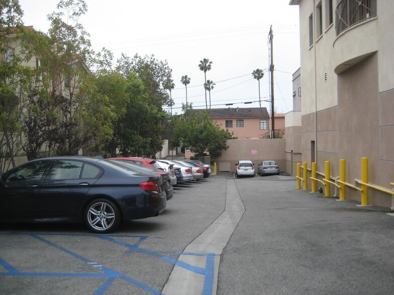 More Photos Of 1230 Montana Ave, Santa Monica Storefront Retail Office For Lease