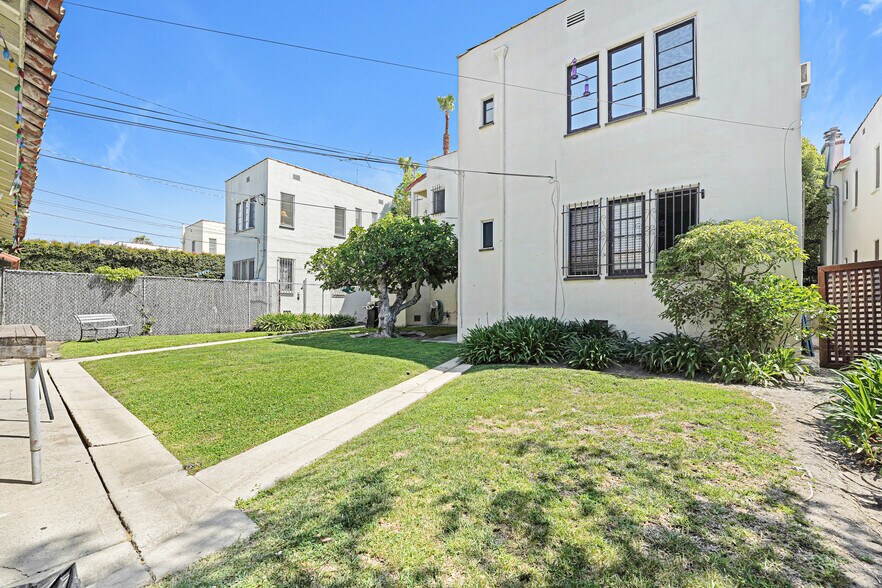 More Photos Of 1071 S Crescent Heights Blvd, Los Angeles Multifamily For Sale