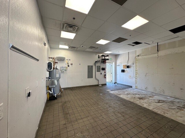 More Photos Of 6130 Firestone Blvd, Firestone Freestanding For Lease