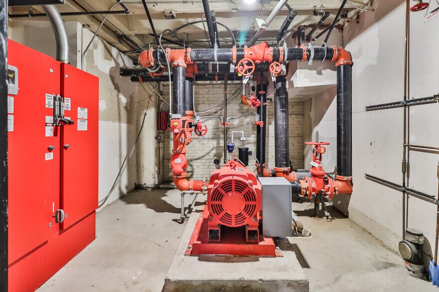 More Photos Of 737 S Broadway, Los Angeles Loft Creative Space For Sale