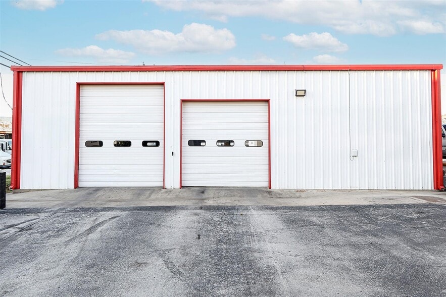 More Photos Of 108 E Wise St, Bowie Specialty For Sale