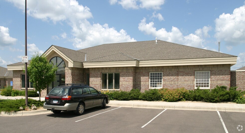 More Photos Of 1881 NW Station Parkway, Andover Office Residential For Lease