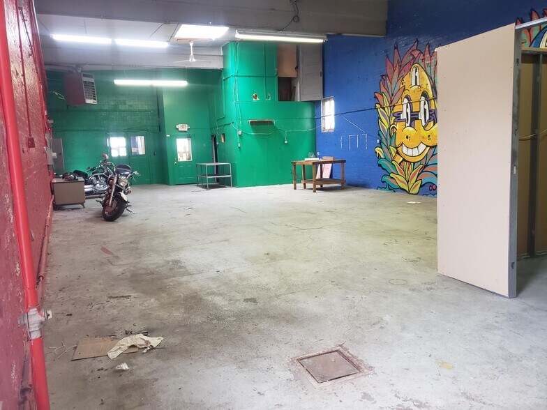 More Photos Of 3528 Warsaw Ave, Cincinnati Light Distribution For Lease