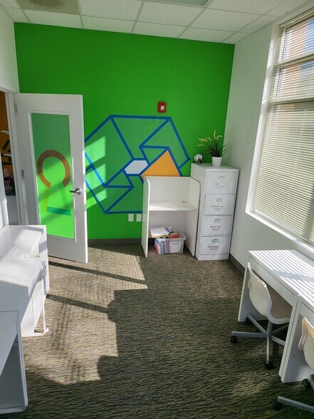 More Photos Of 2315 W Arbors Dr, Charlotte Medical For Lease